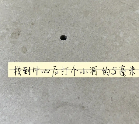 灵台瓷砖空鼓维修公司专业解答在瓷砖铺贴过程中，如果砂料搅拌不均匀，将会带来以下问题
